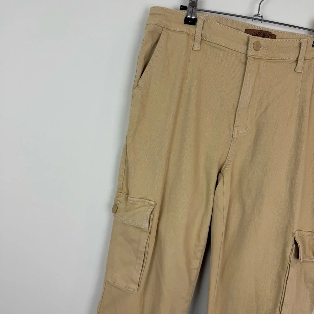 Judy Blue Cargo Khaki Straight Leg Pants Sz 31